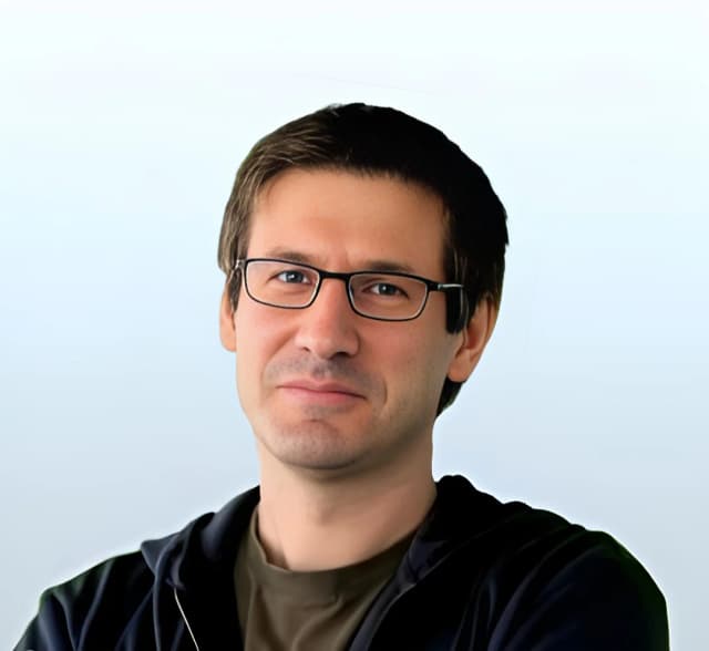 Portrait of Loic Bodolec